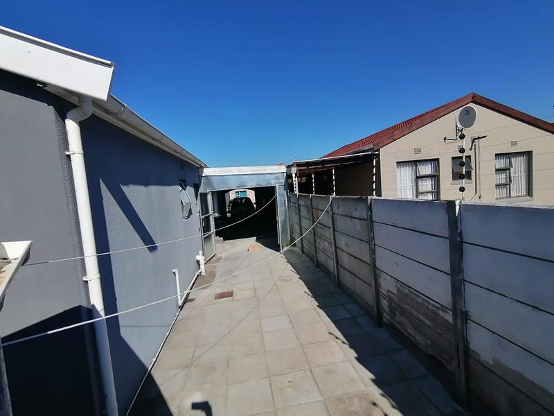 To Let 2 Bedroom Property for Rent in Pelikan Park Western Cape